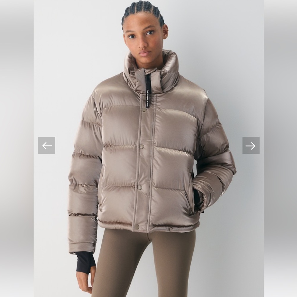 Aritzia Super Puff Shorty in Shiny Taupe - Size M
